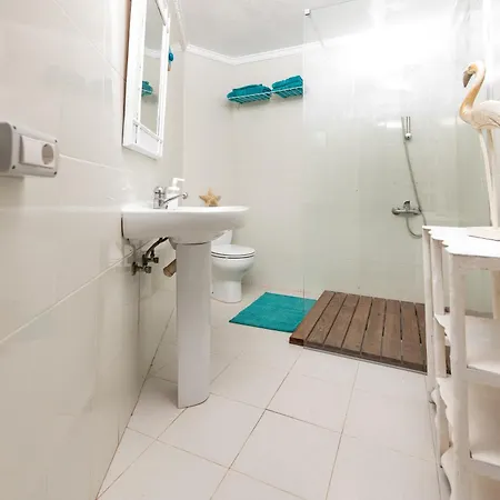 Cueva, Near The Sea In Majanicho Apartment