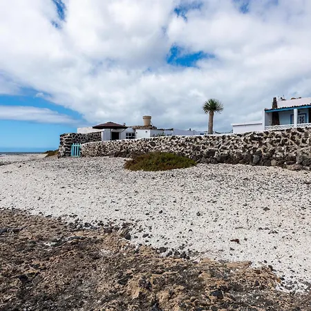 Cueva, Near The Sea In Majanicho * La Oliva
